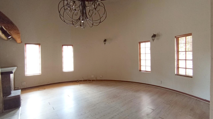 5 Bedroom Property for Sale in Melodie North West